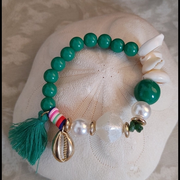 Green and Yellow Shell w/ Tassel Stretch Bracelet - Picture 3 of 5